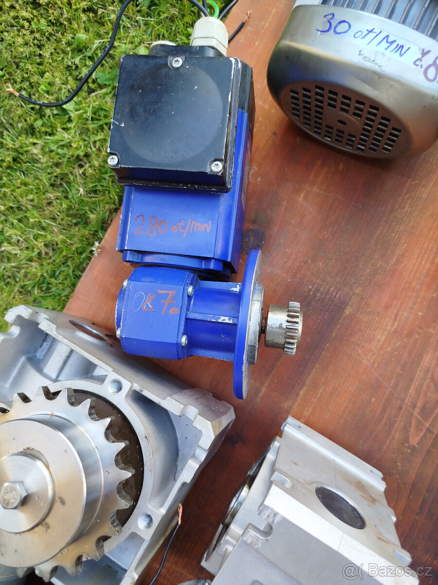 elektromotory s převodovkami - 9