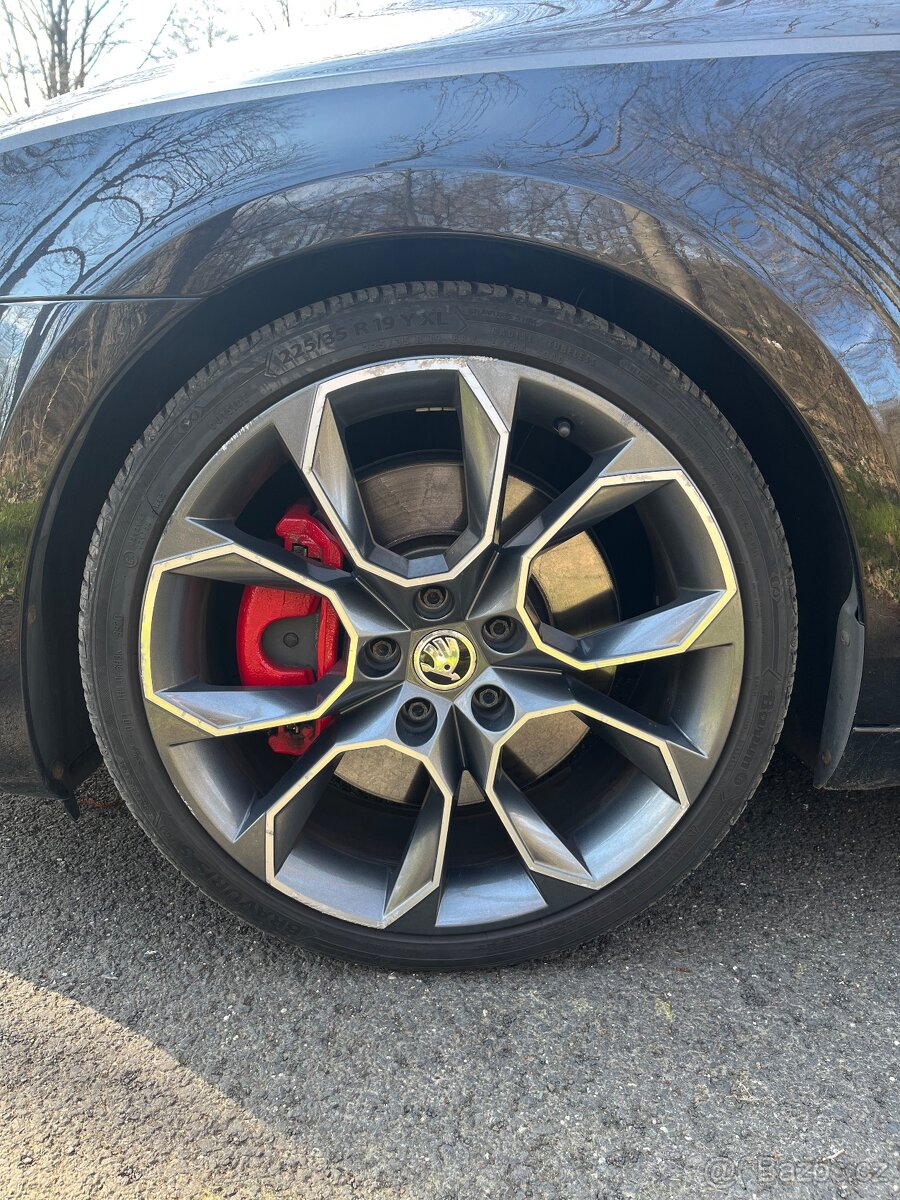 Škoda Octavia 3 RS 2.0 TSI - 9