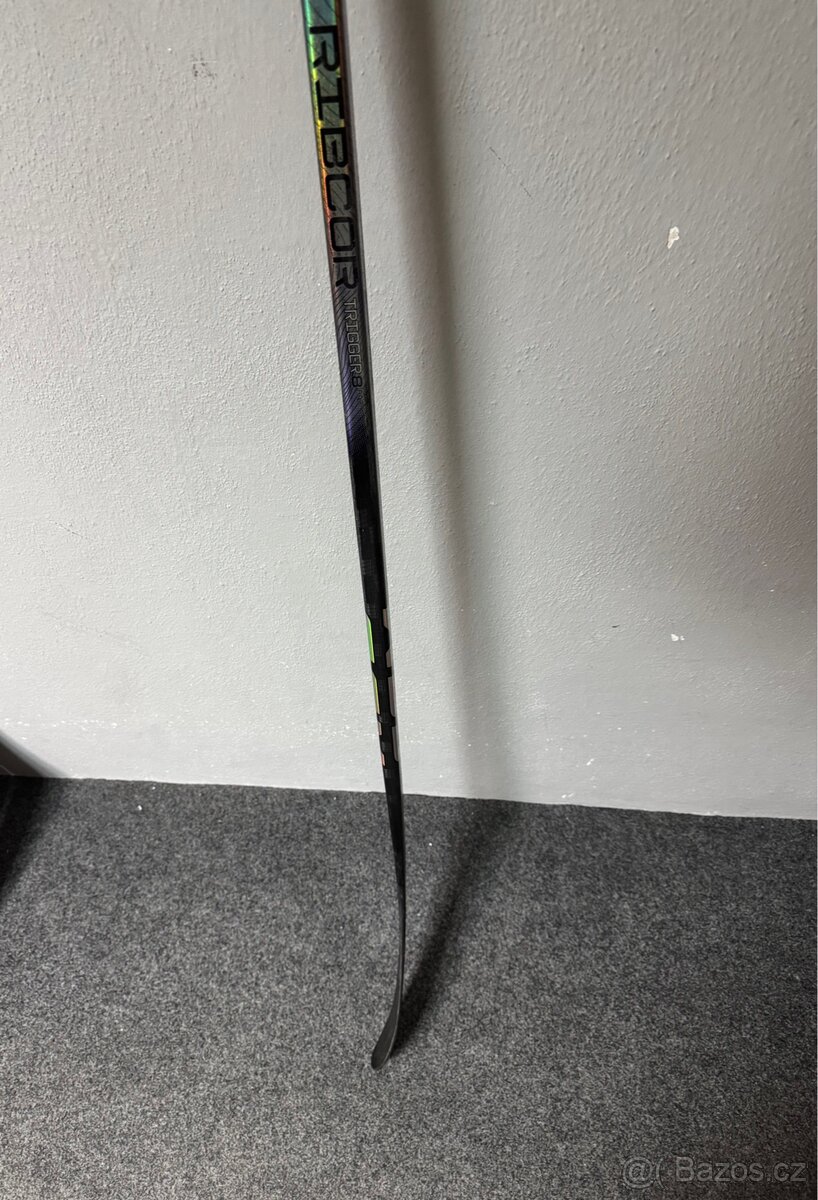 Nová kompozitová hokejka CCM TRIGGER 8 pro - 9