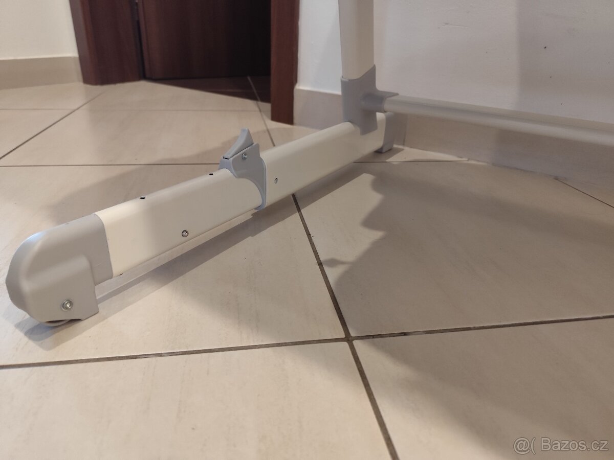 LIONELO Theo 2v1 multifunkční polohovatelná dětská postýlka - 9