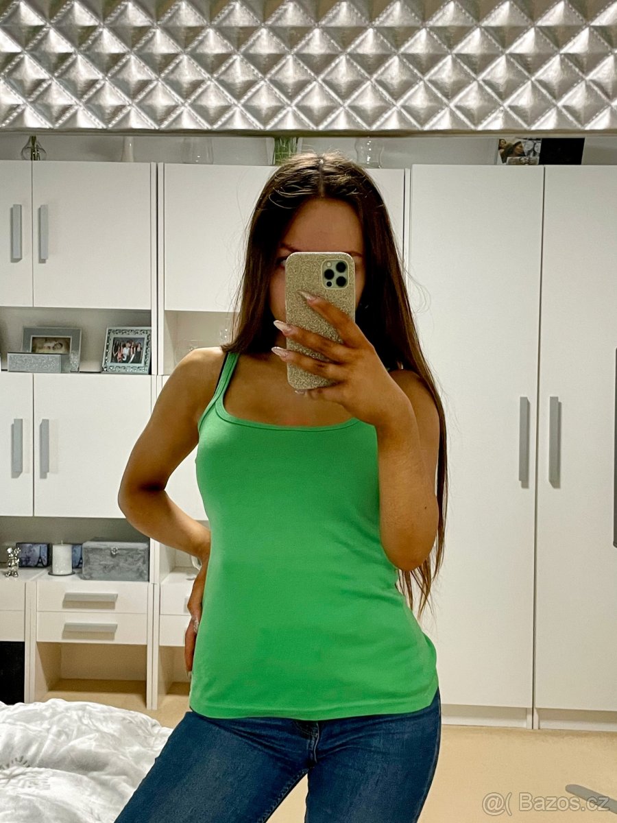 Prodám dámská a dívčí trička/topy. Top stav. Levně - 9