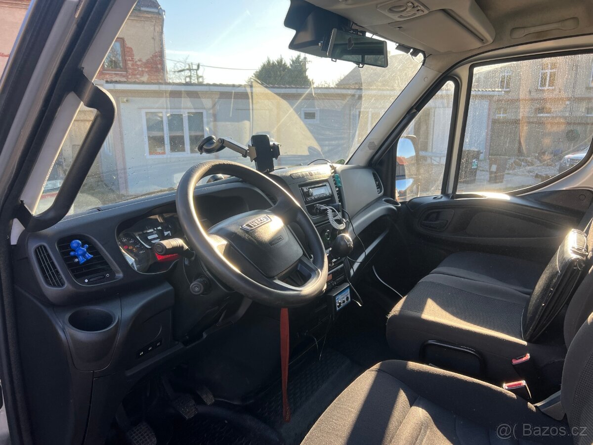 Iveco, 70C18, odtahový speciál, 7 míst, r.v. 2018 - 9