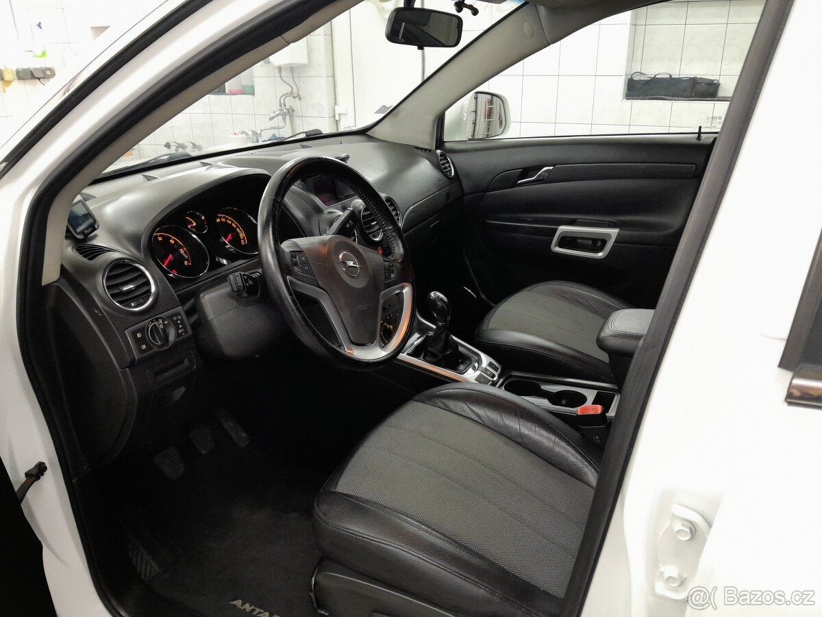 Opel Antara 2,2 CDTI-16V TURBO - 9