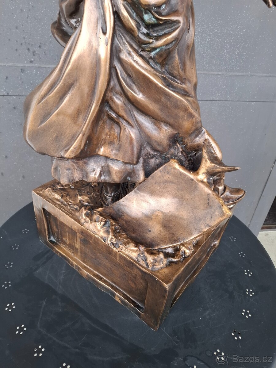Velká bronzová socha, značená - 9