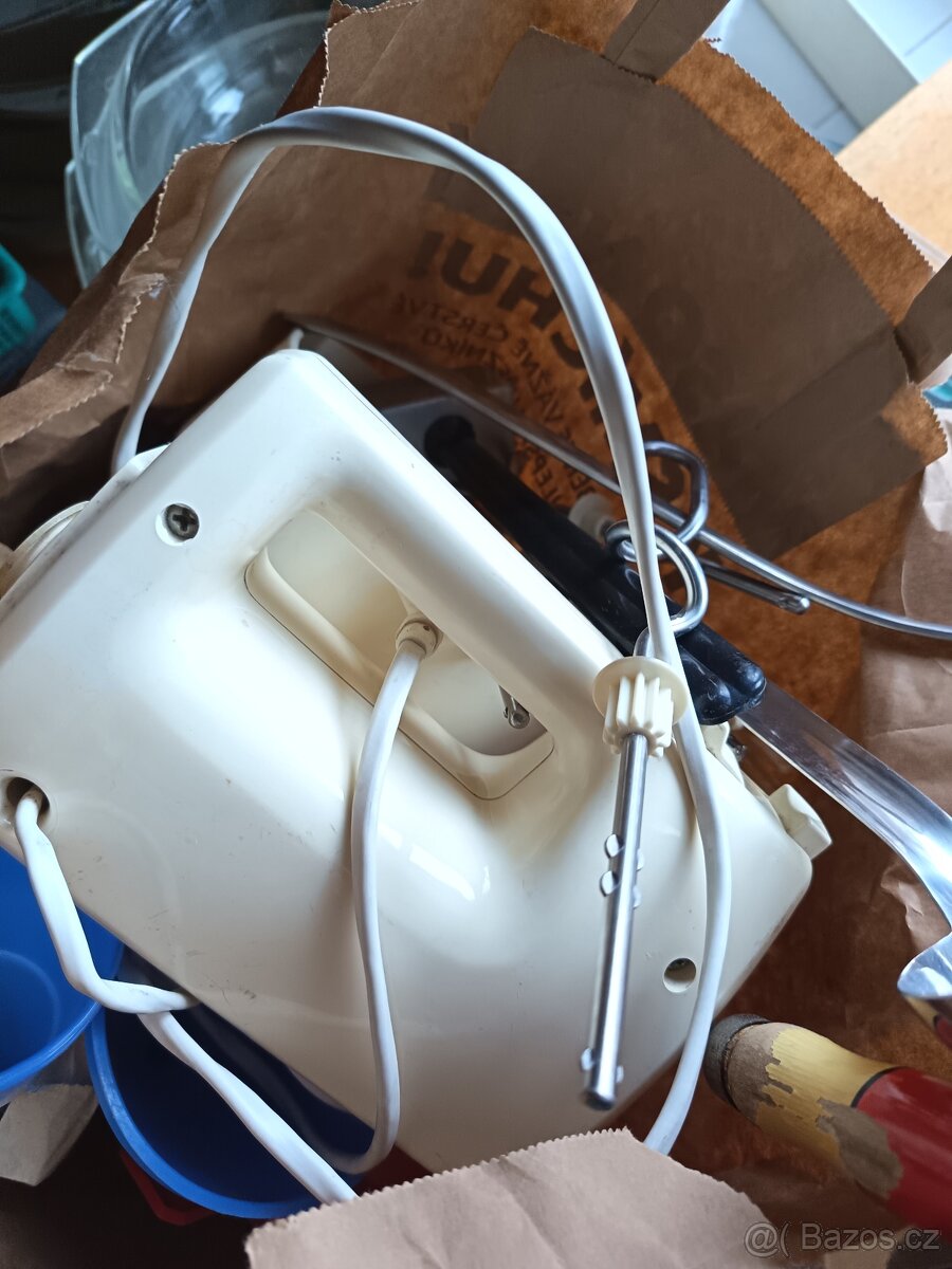 Misky, talíře, tácky aj. - 9