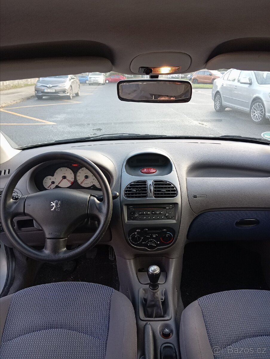 Peugeot 206 1.1 44 kW | 2005 | po velkém servisu | nová STK - 9