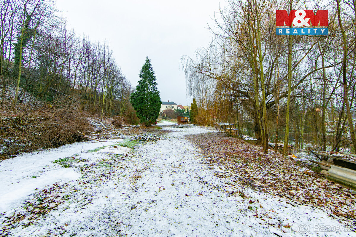 Pronájem venkovního parkování, 1000 m², ul. U Pošty - 9