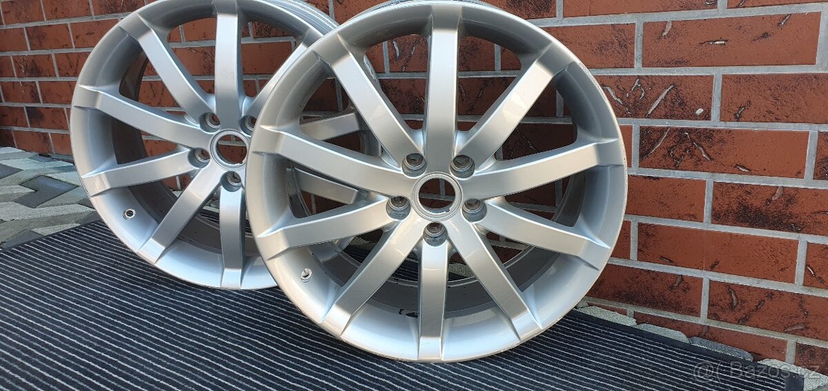 Aston Martin DB9 alu - 9