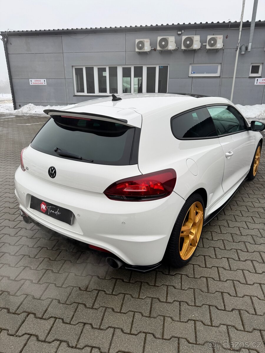 Volkswagen Scirocco R - 9