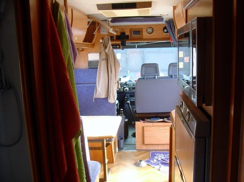 karavan Mercedes Vario 614 - 9