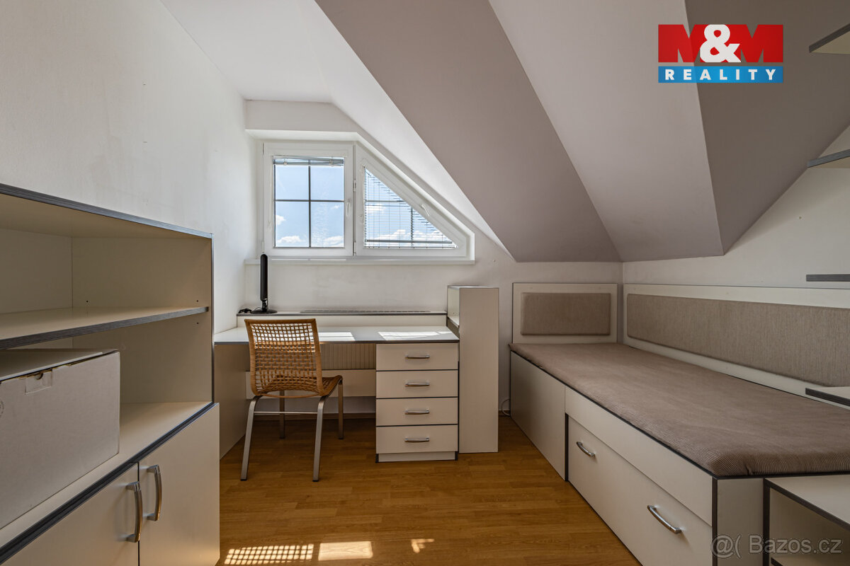 Prodej rodinného domu, 180m², Veltrusy, ul. U Stadionu - 9