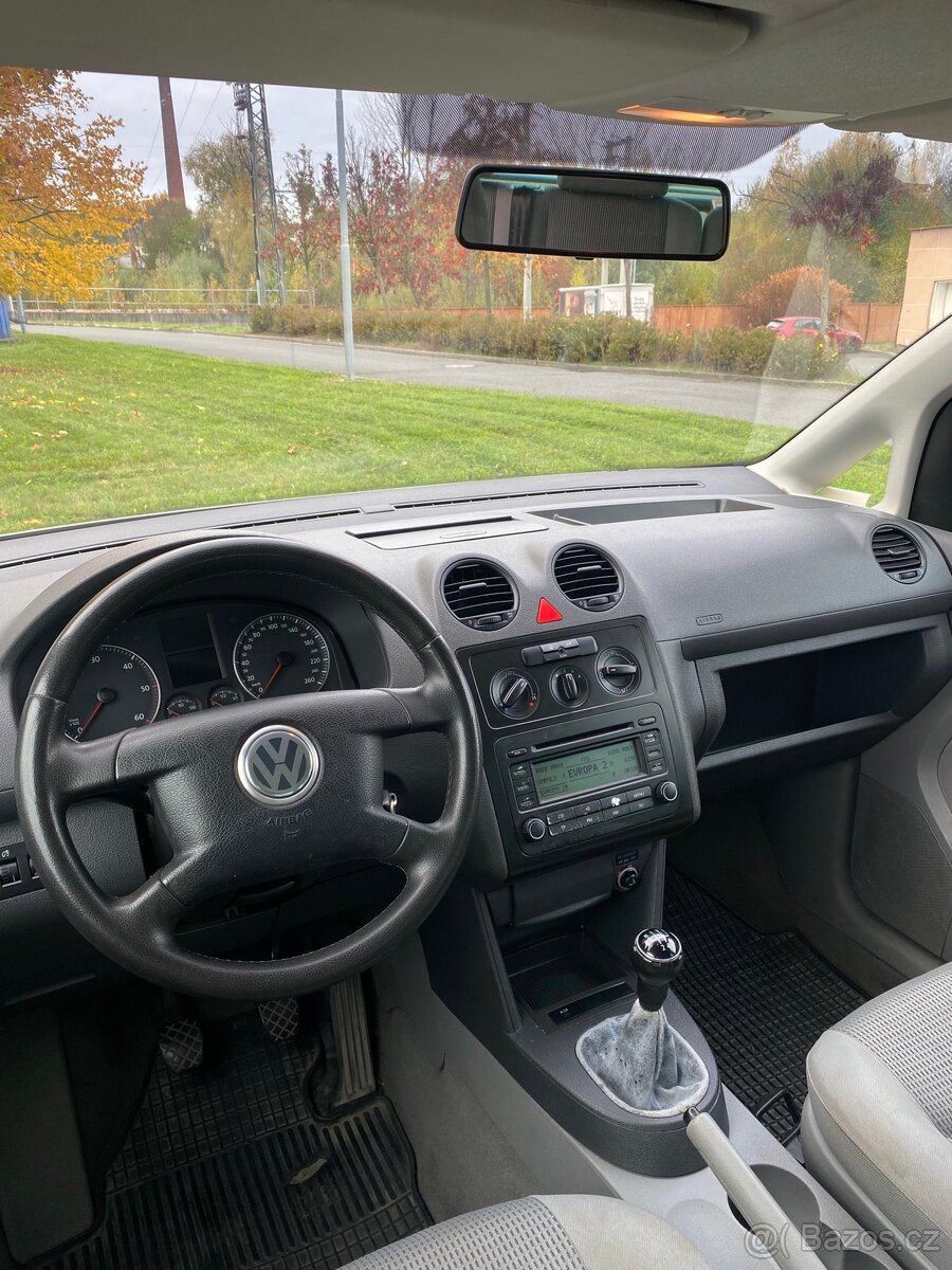 VW Caddy 1.9 nová STK - 9