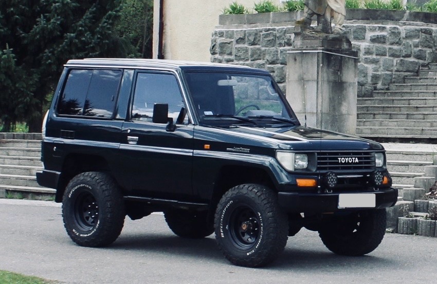 Toyota Land Cruiser Kzj 70 - 9