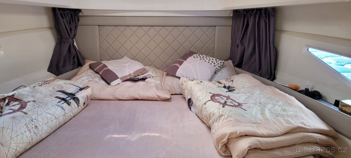 Kajutová loď QUICKSILVER ACTIV 905 Weekend MERCURY F 350 L6 - 9