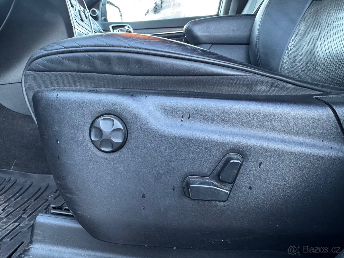 Jeep Grand Cherokee WK2 SUMMIT - 9