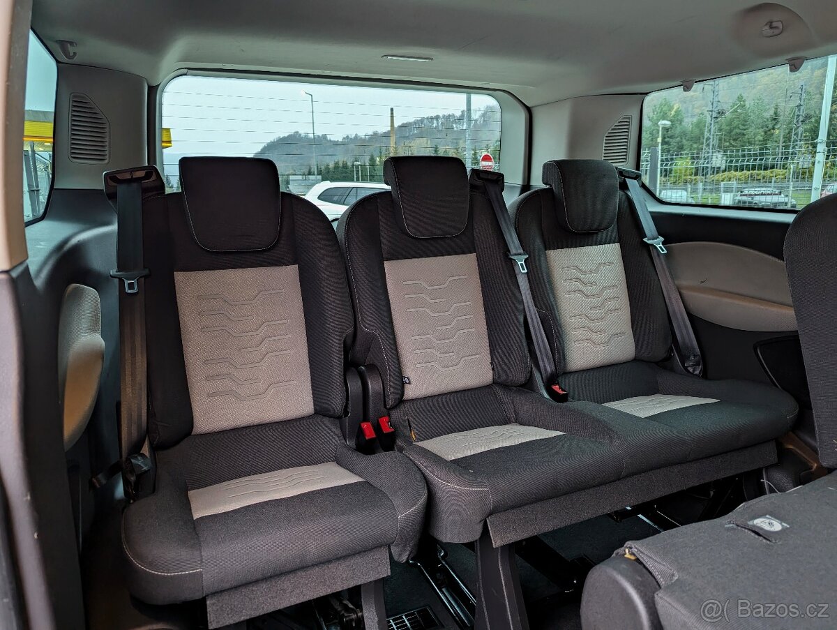 Ford Tourneo Custom TITANIUM 2.2TDCi 114kW 8 MÍST, KAMERA - 9
