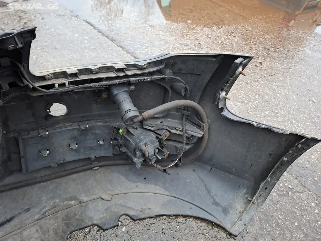 Přední nárazník Audi A4B7 černý - 9