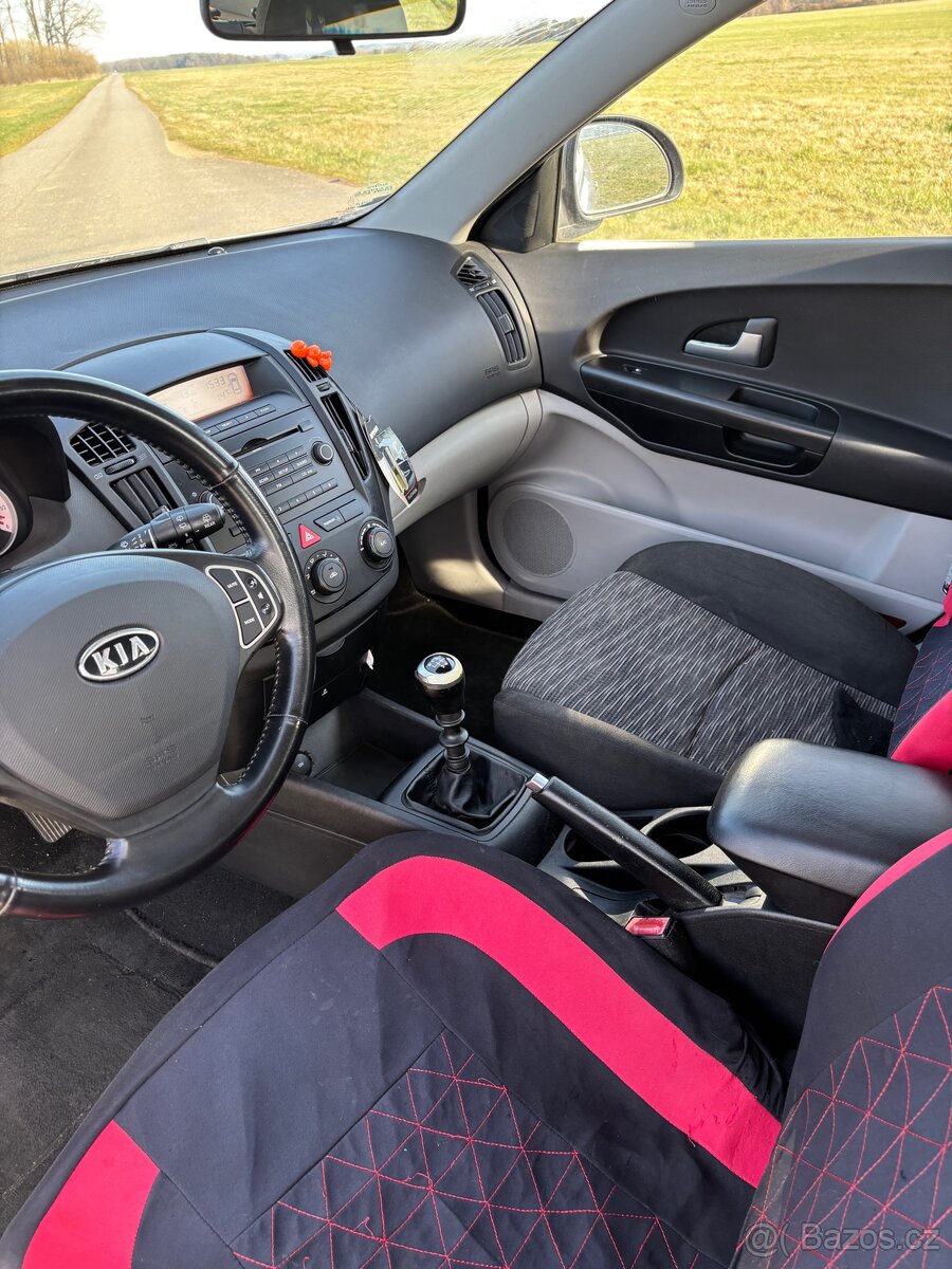 Kia CEE ´D 1,4 CVVT 80 kw - 9