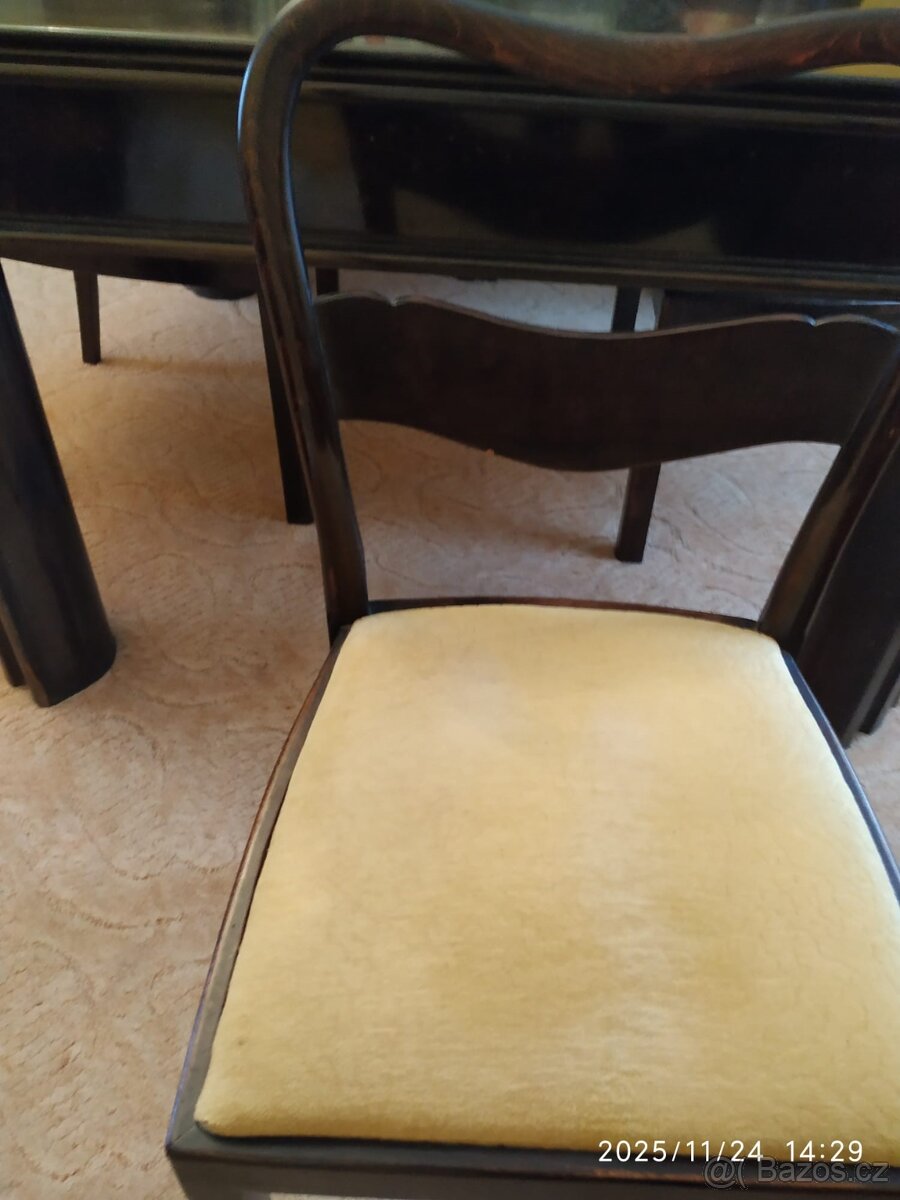 Starožitný nábytek - obývák - 9