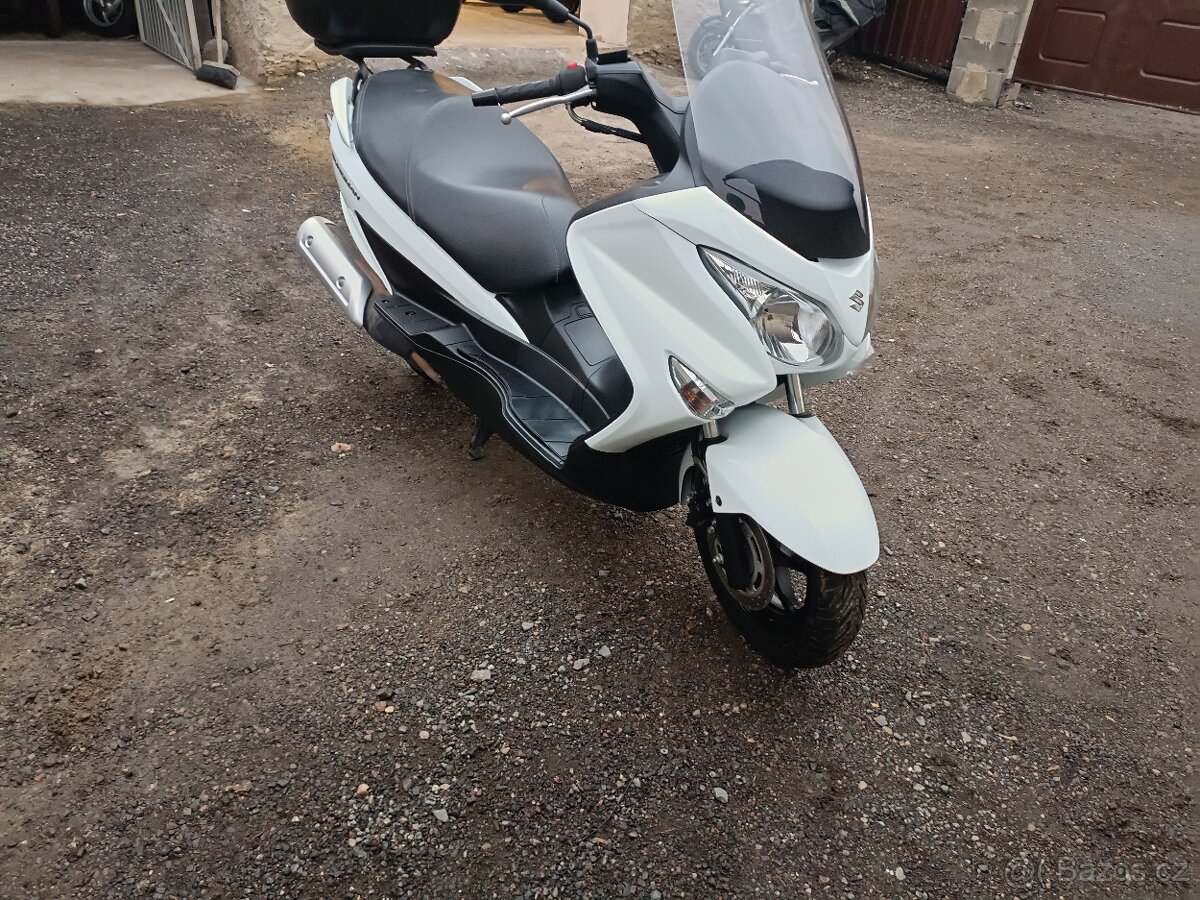 Suzuki Burgman 125i ABS rv. 2019 Cz doklady v ceně - 9