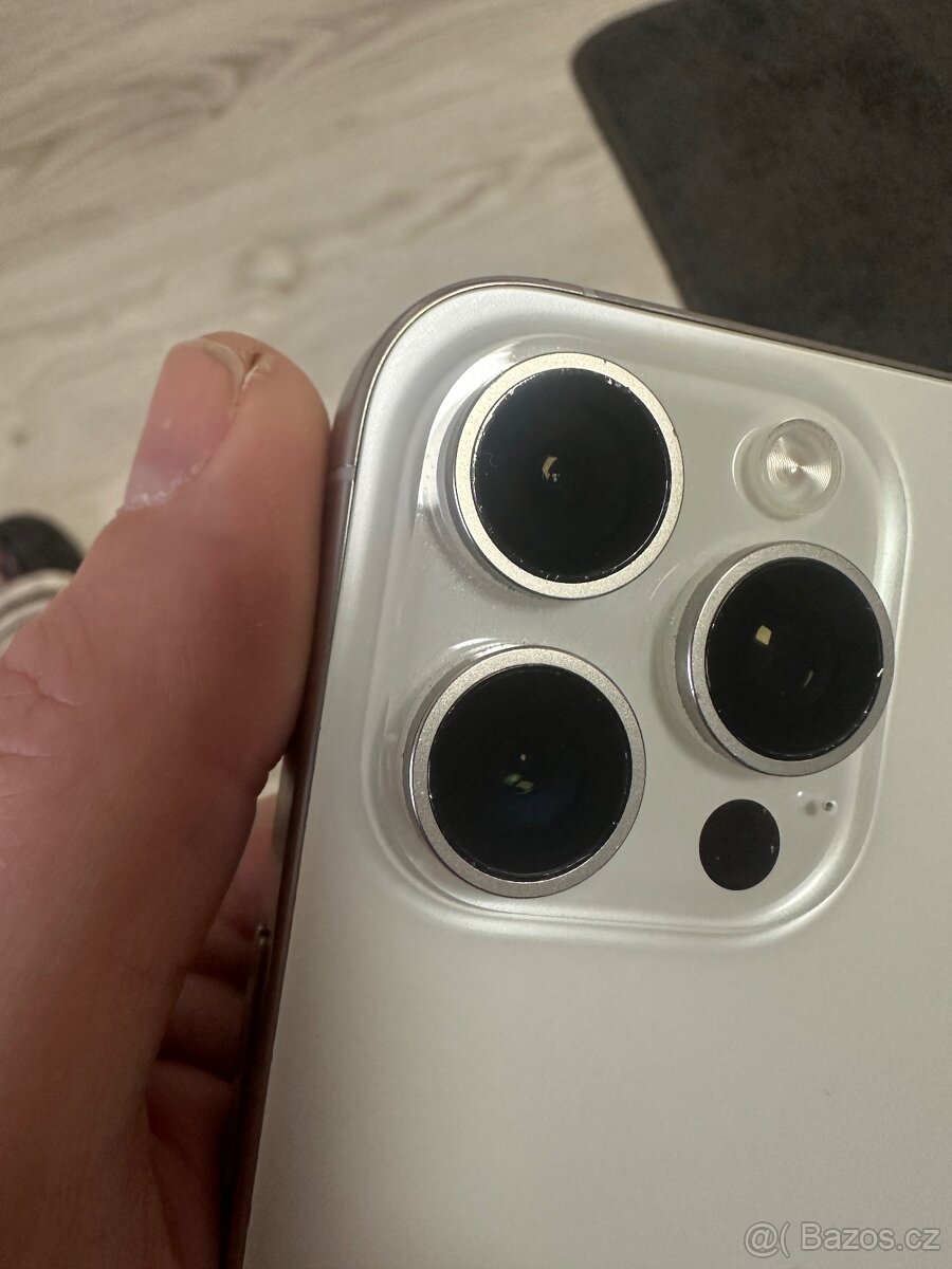 iPhone 15 Pro Max 256gb stříbrný Titan - 9