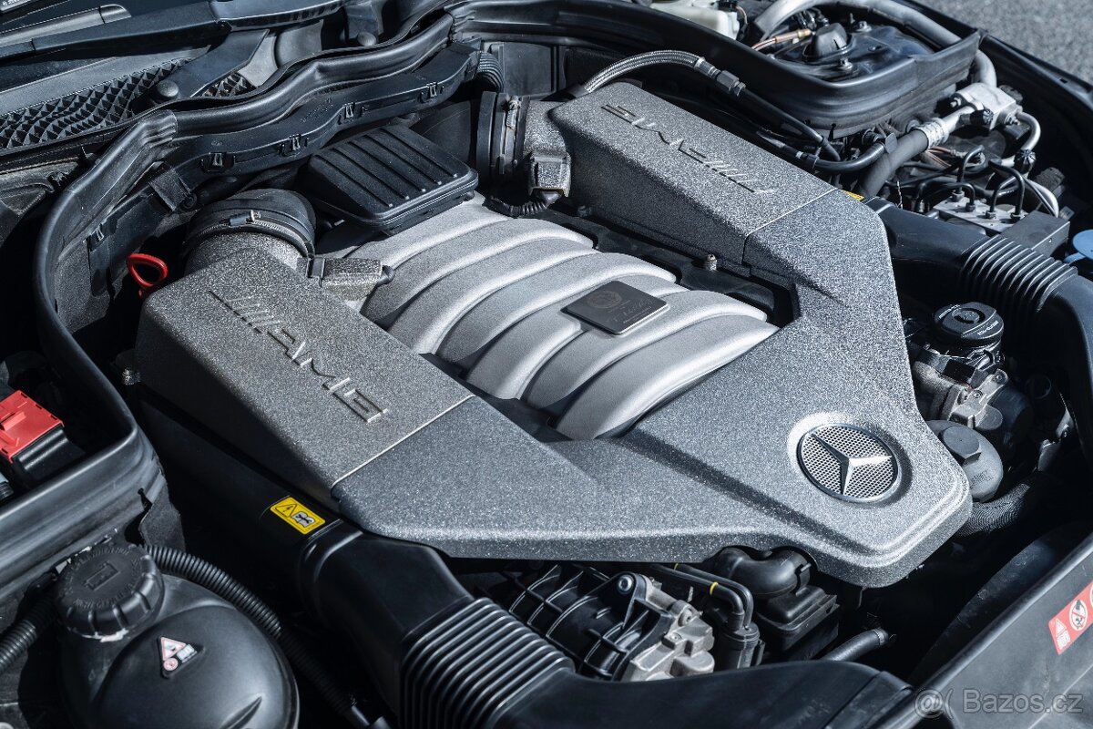 Mercedes-Benz C63 AMG - 9