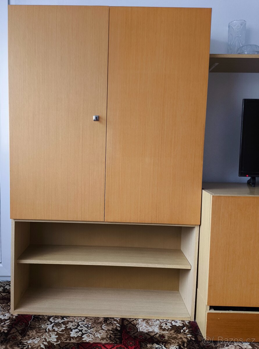 Prodám sestavu skříněk, různé možnosti sestavení - 9
