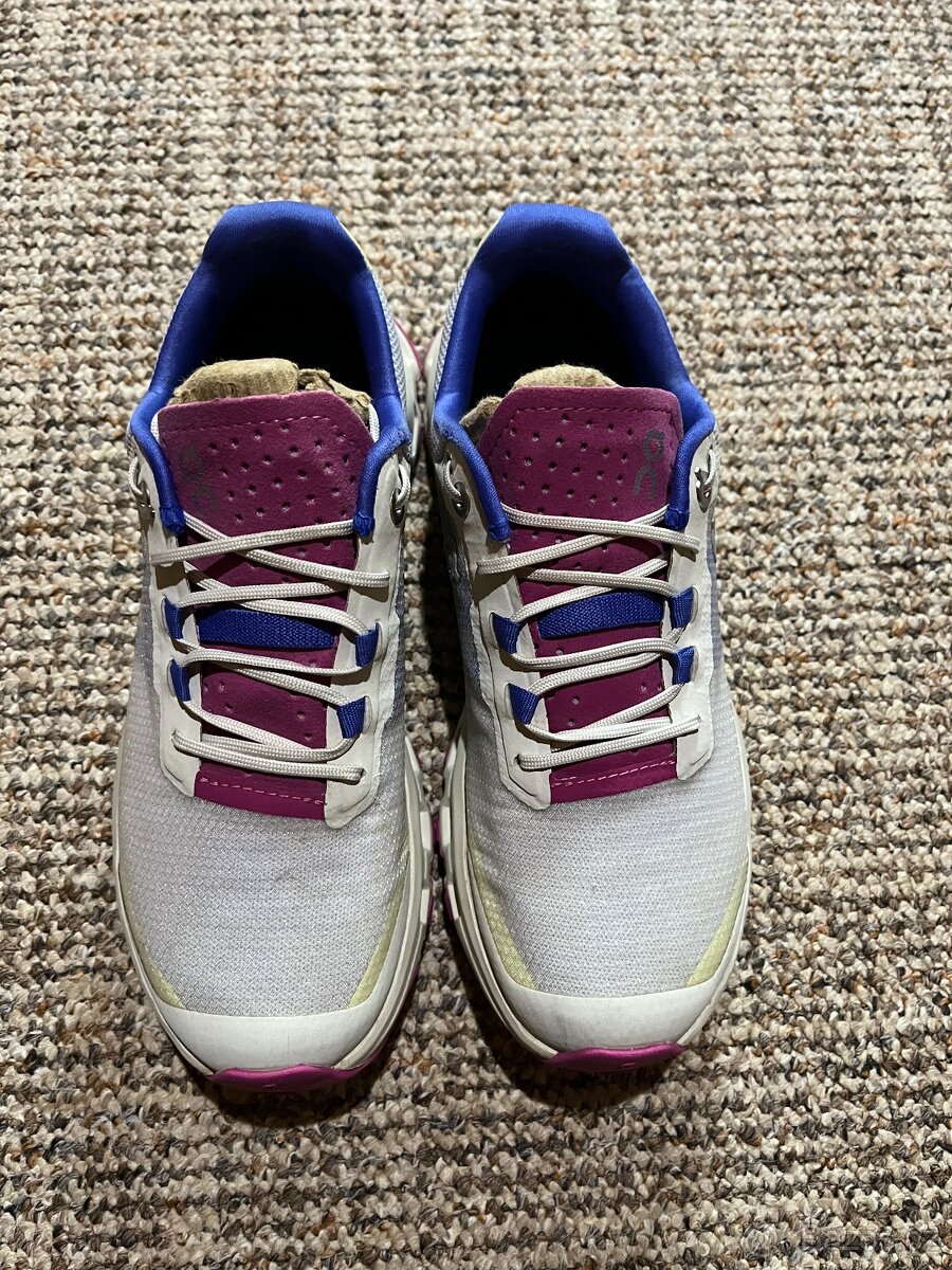 4x boty On Running Cloud velikost 36 - 36,5 - 9