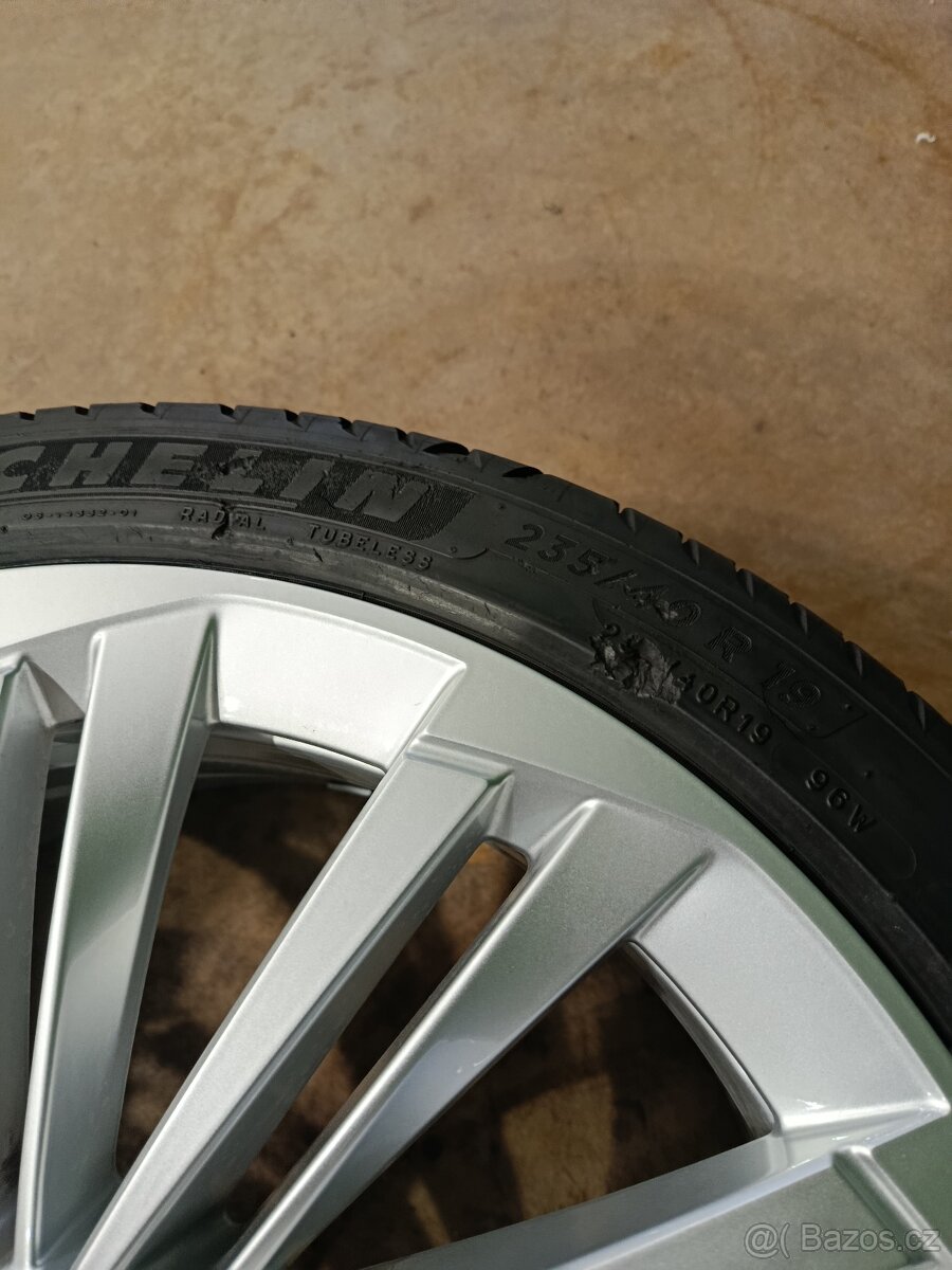 Alu letni 235/40/19 5x112 et44 Superb - 9