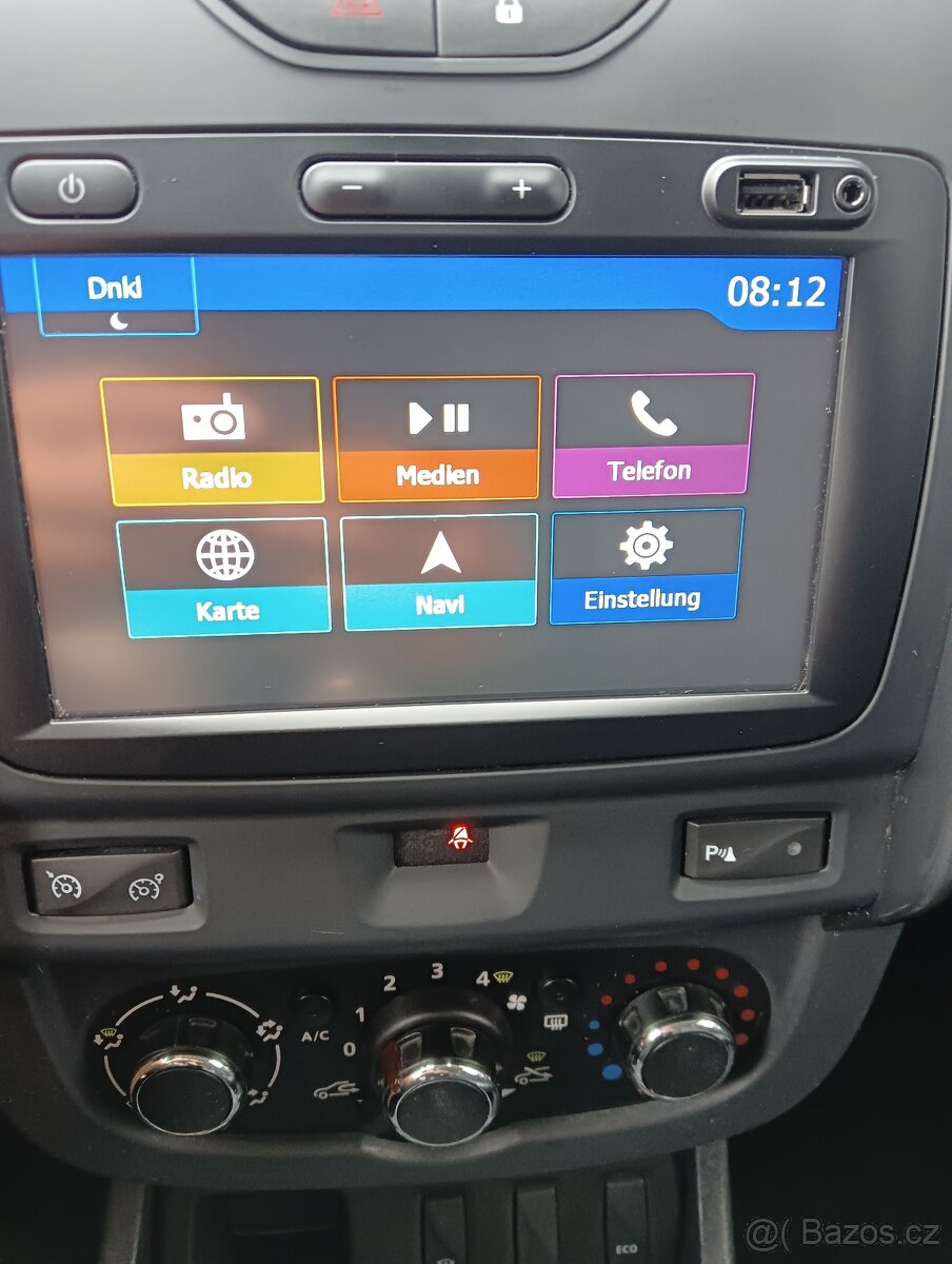 Dacia Duster 1.6 i Prestige - 9