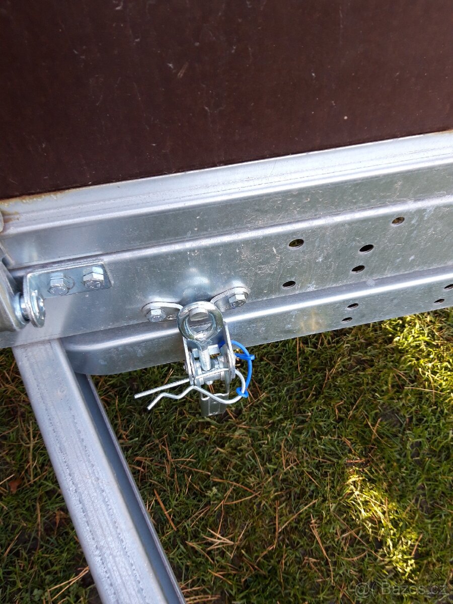 Nákladní přívěs - 9