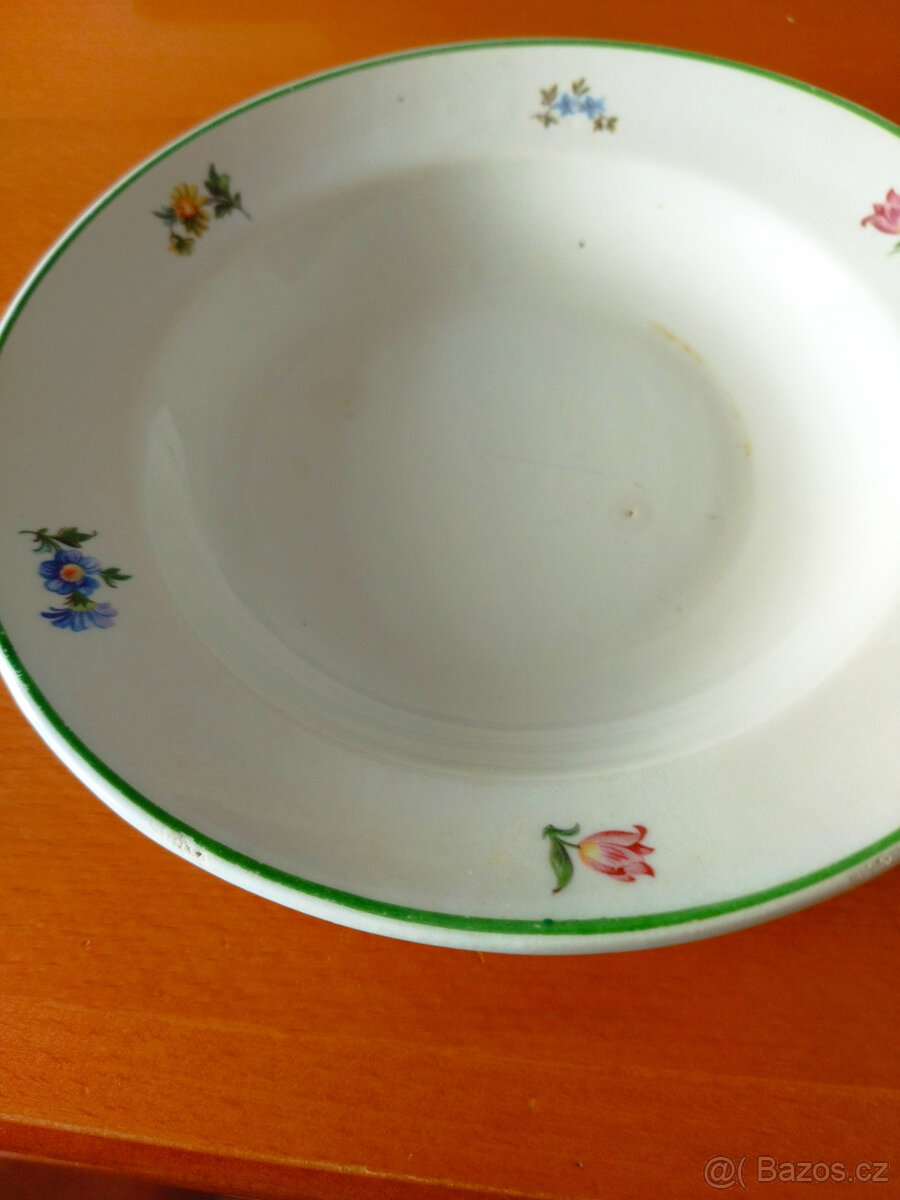 Věci z půdy-retro lžíce, ešus,talíře, plecháčky,konvička,cuk - 9