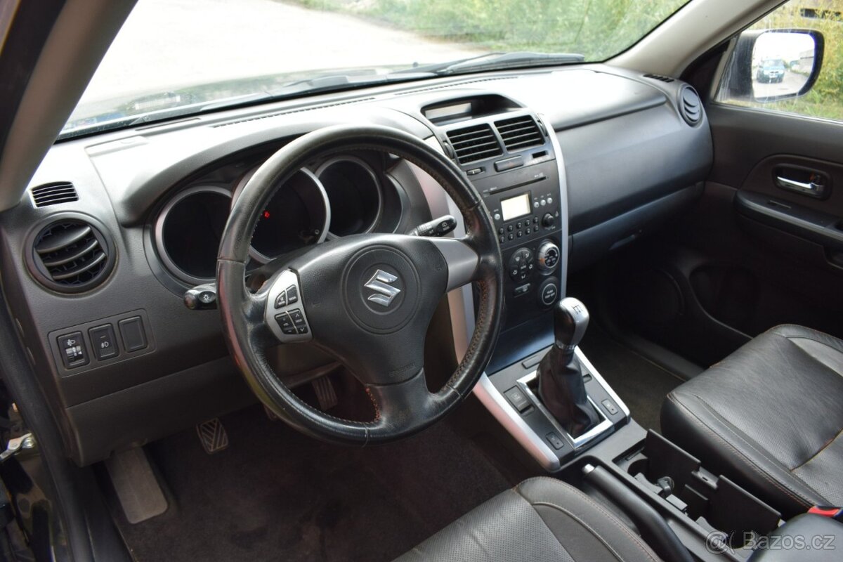 Suzuki Grand Vitara 1.6i 4X4/KŮŽE/TAŽNÉ/STAN/KLIMA - 9