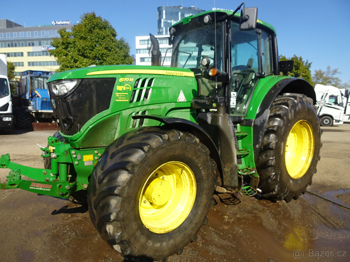 Kolový traktor John Deere 6170M - 9