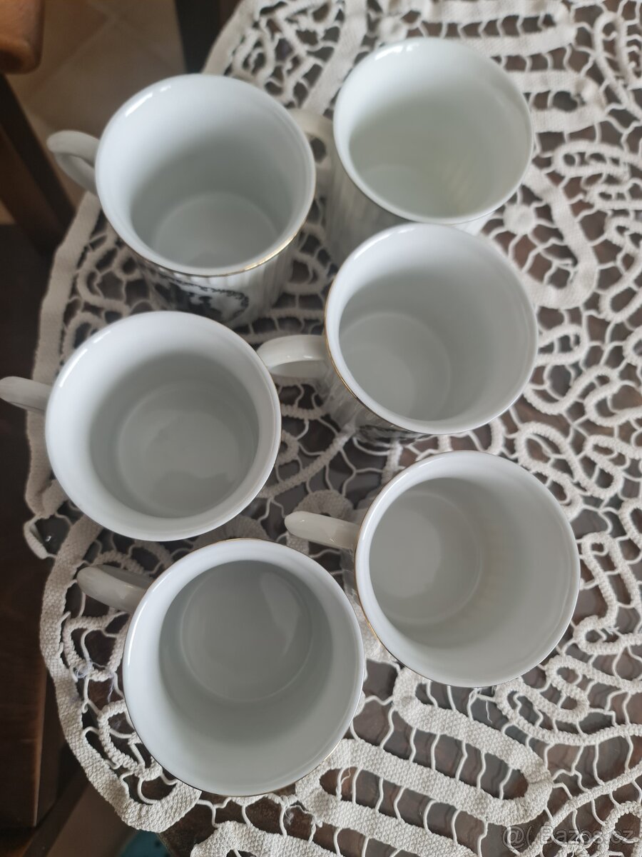 sada porcelánových hrnků - 9