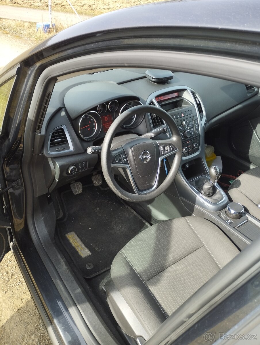 Opel Astra 1.4turbo - 9