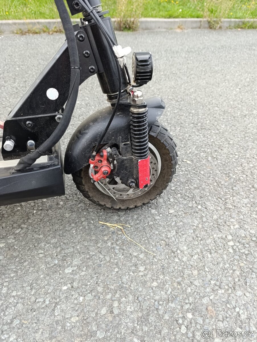 Elektrokoloběžka - nepojízdná (náhradní díly) - 9