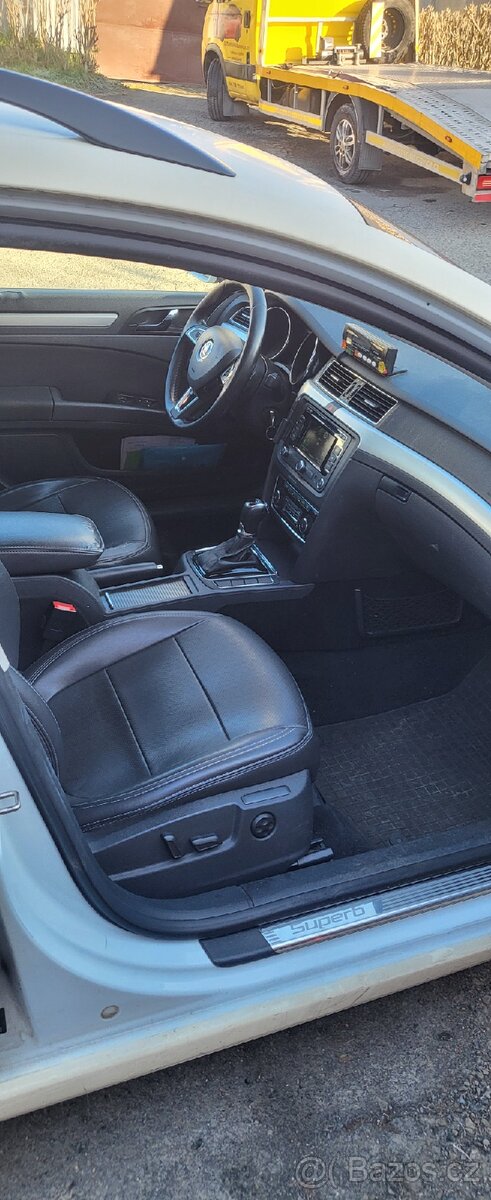 Škoda Superb combi 2.0tdi DSG facelift,Bíla barva - 9