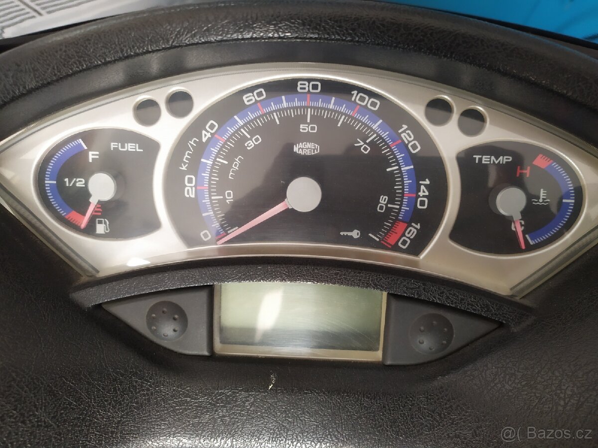 Yamaha x-max 250 - 9