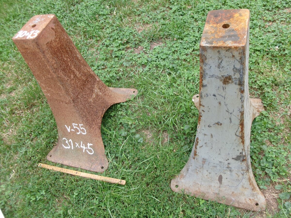 prodám litinovou výlevku, ruční mandl, litinové podstavce... - 9