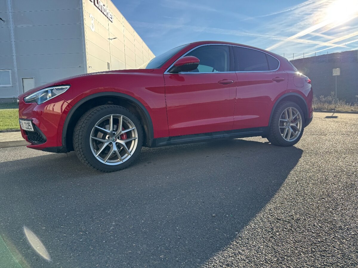 Alfa Romeo Stelvio 2.0T 4x4 280PS - 9
