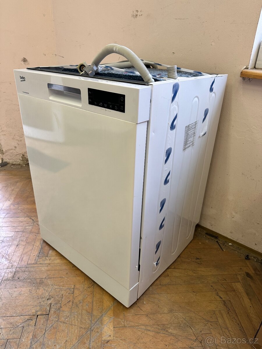 Myčka BEKO 60cm - 9