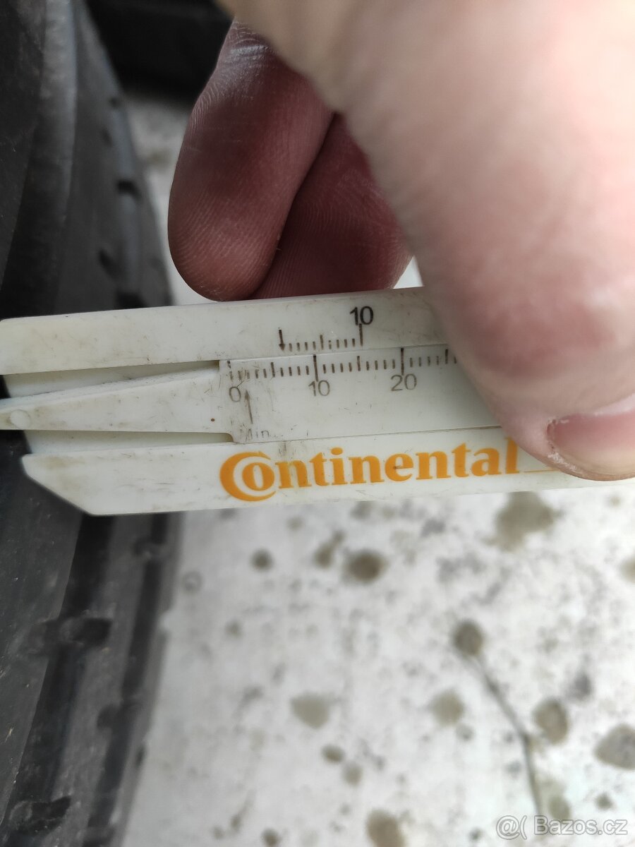 Sada kol 5x112 R16 origo AUDI, pěkné letní pneu 5-6,5mm - 9