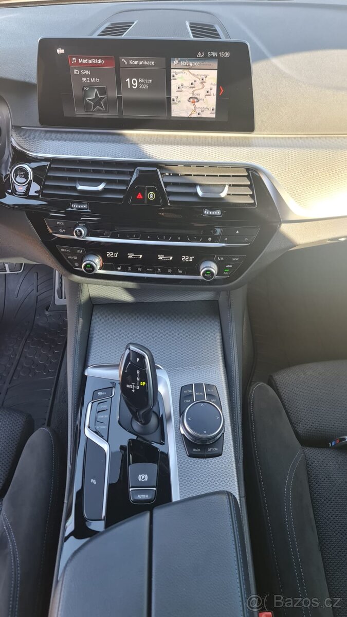 Prodám - BMW 520d xDrive M-packet - 9