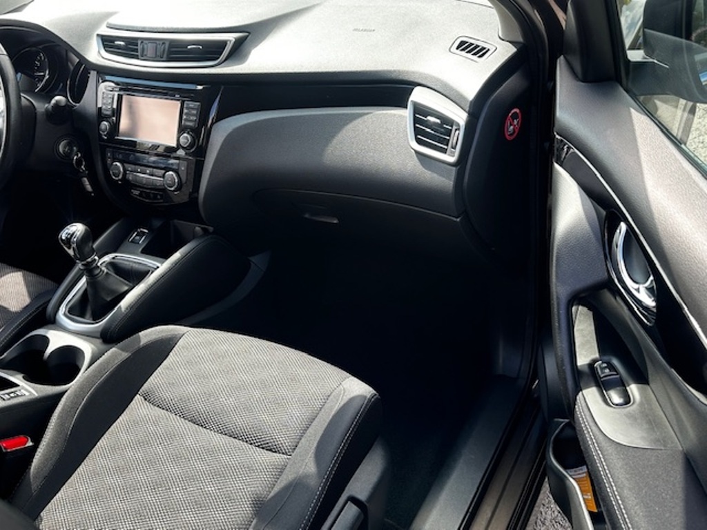 Nissan Qashqai 1.2i 52 520km, r.2016, 1.maj., serviska, STK - 9