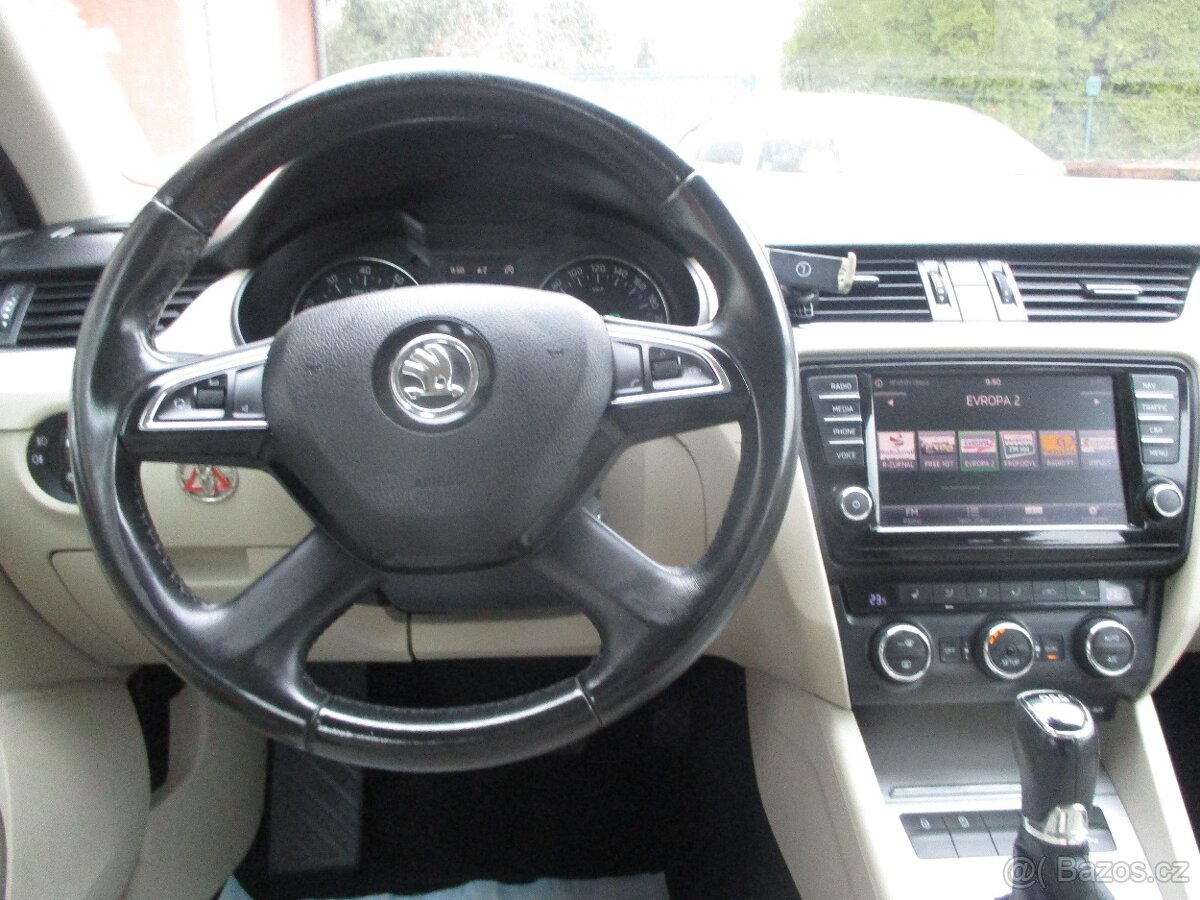 Škoda Octavia 1.4 TSi Combi DSG - 9