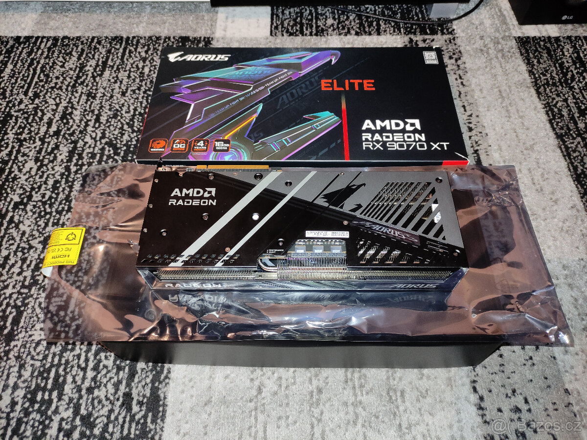GIGABYTE AORUS RX 9070 XT ELITE 16GB - Záruka 3 Roky Alza.cz - 9