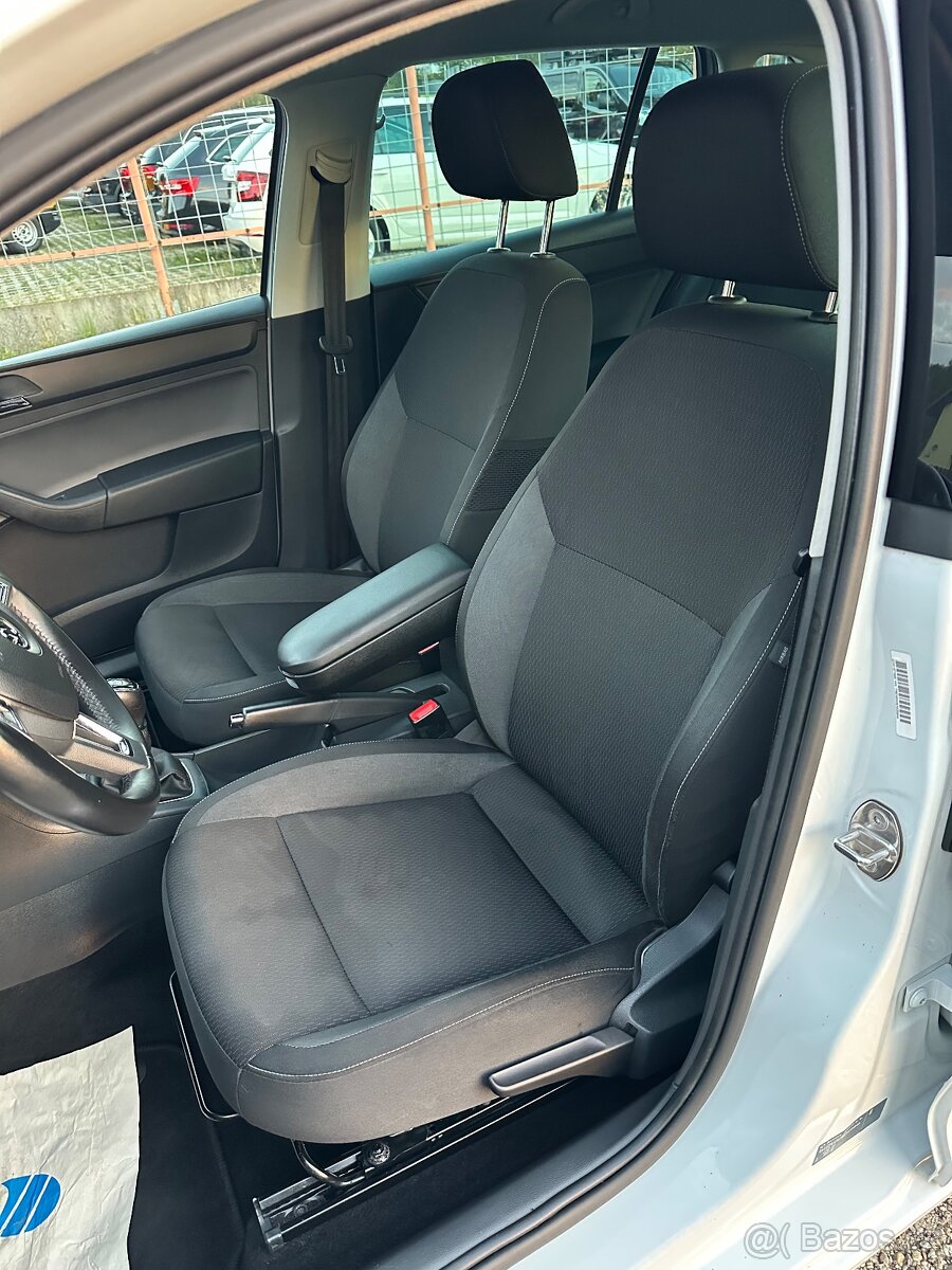 Škoda Rapid 1.2 Tsi 77 kw, style -1 majitel xenony - 9