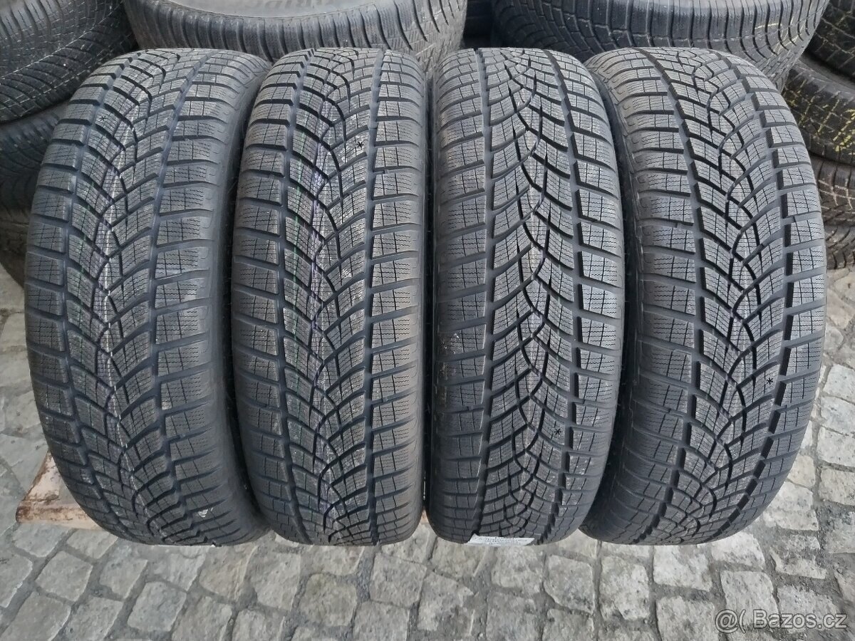 Renault scenic disky 5x114,3 s pneu 195/55/20 zima - 9