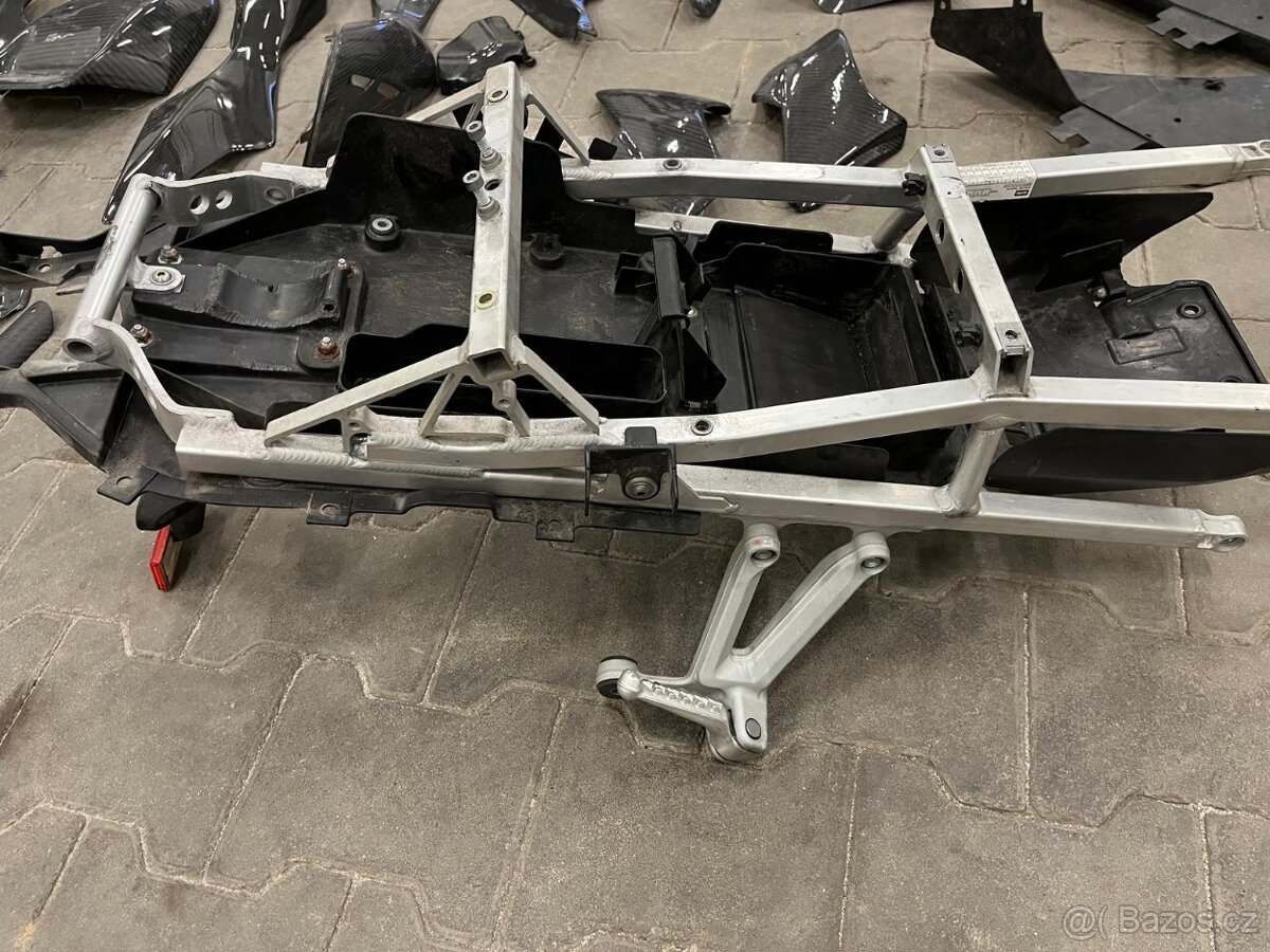 Díly Aprilia RSV1000 - 9